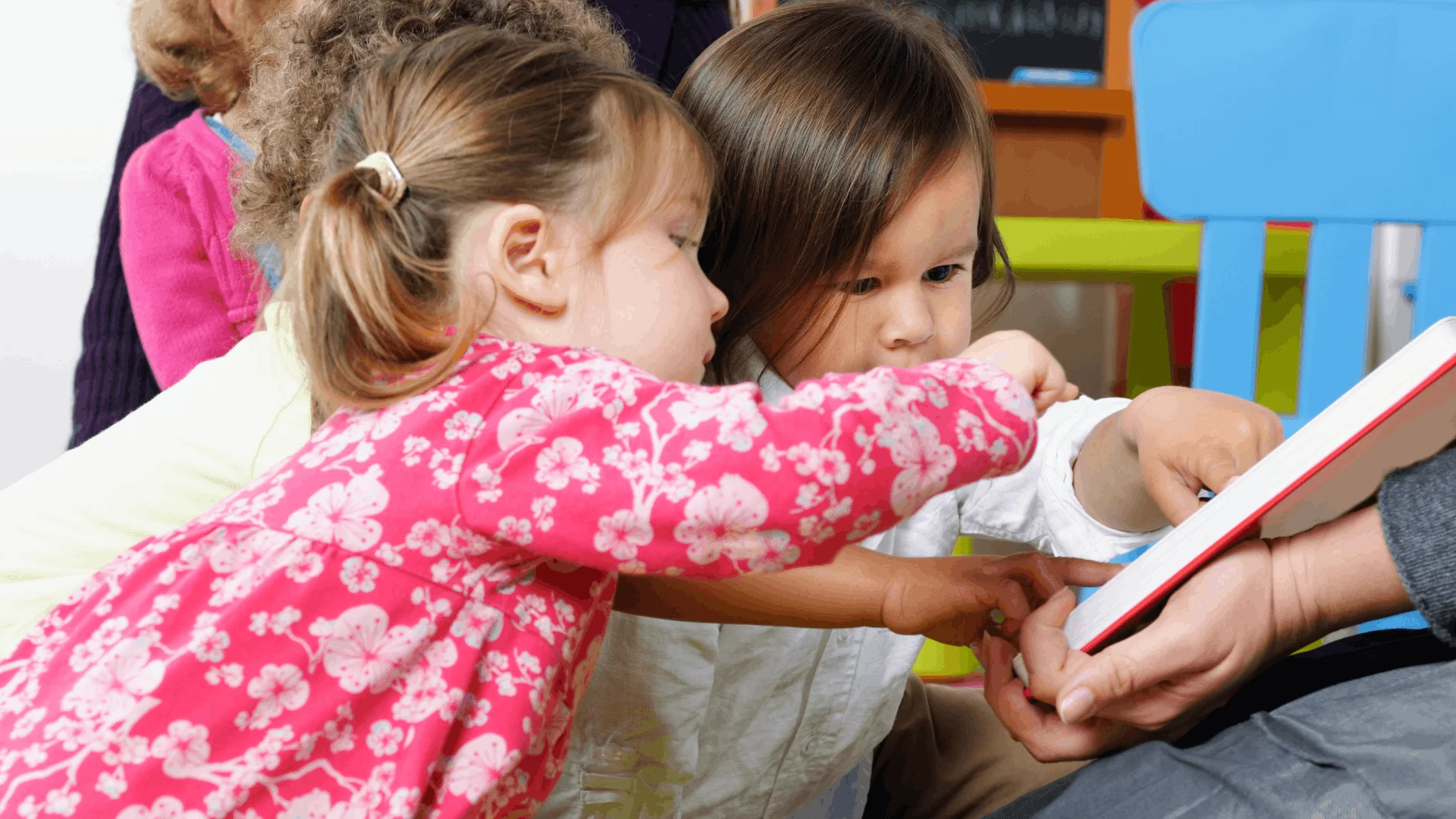 Sticker Kitapları Neden “Sessiz Oyun”un Kahramanı?